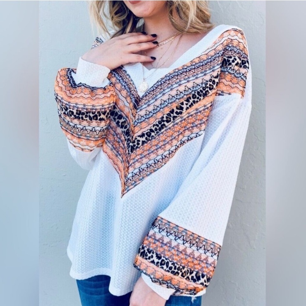 Flattering, perfect fitting light sweater